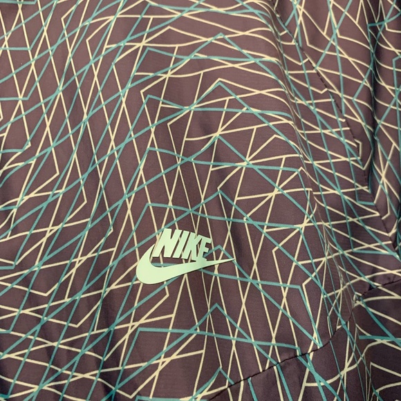 Nike Windbreaker! - Picture 2 of 5